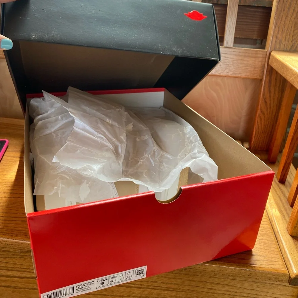 NEW, Never Worn - Air Jordan 1 Elevate High, Women’s Size 9 - Picture 2 of 5